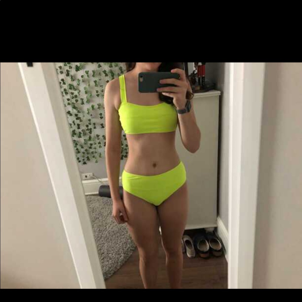 Neon bikini - Picture 3 of 4